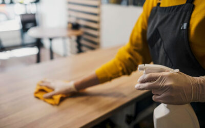 ¿Cómo guardar correctamente los productos de limpieza en un restaurante?