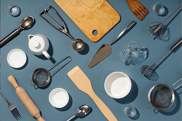 Utensilios de cocina para la manipulación de alimentos.