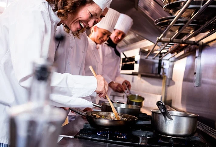 La importancia del menaje en un restaurante 1 Menaje en un restaurante
